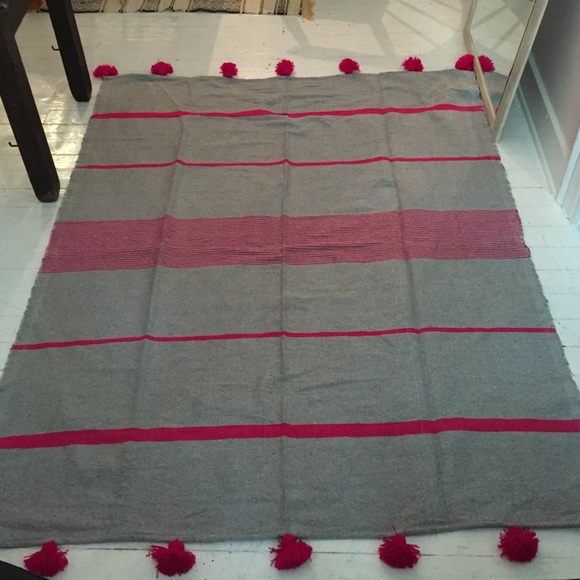Moroccan Wool Pom Blanket throw multi use - Picture 7 of 7